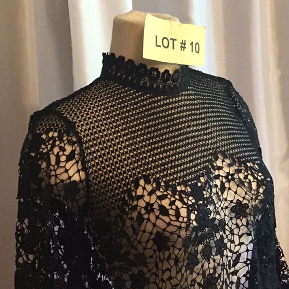 NWOT medium size crocheted black top with back gold statement zipper - Picture 6 of 10